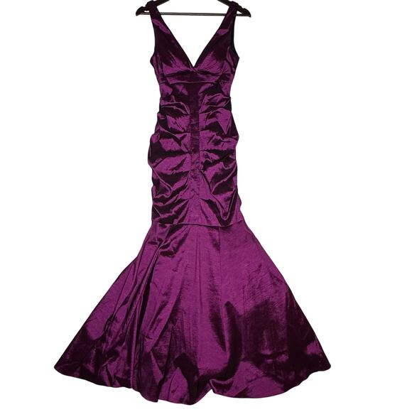 Y2K XSCAPE Mermaid Gown Size 8 Formal Prom Dress Sleeveless V-Neck - Picture 1 of 13